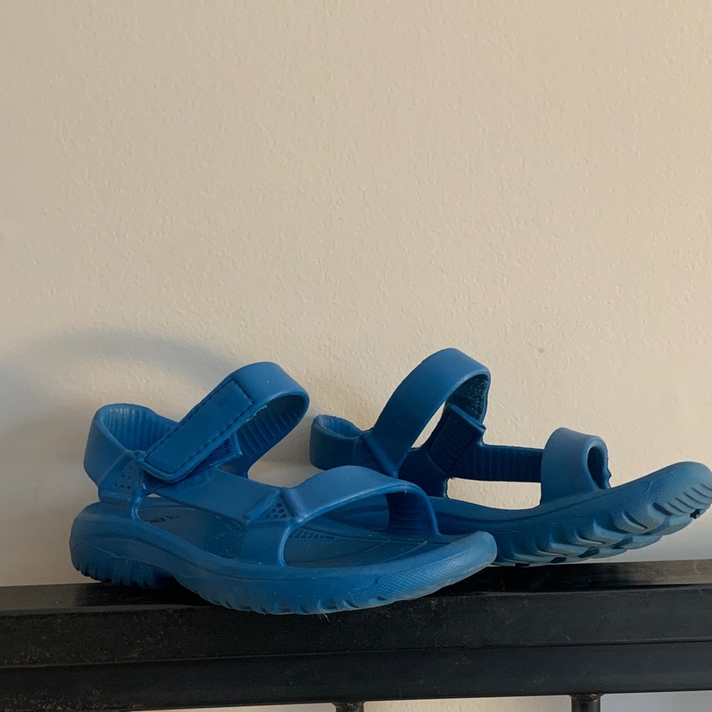 Teva hurricane sandals, little kids size 13